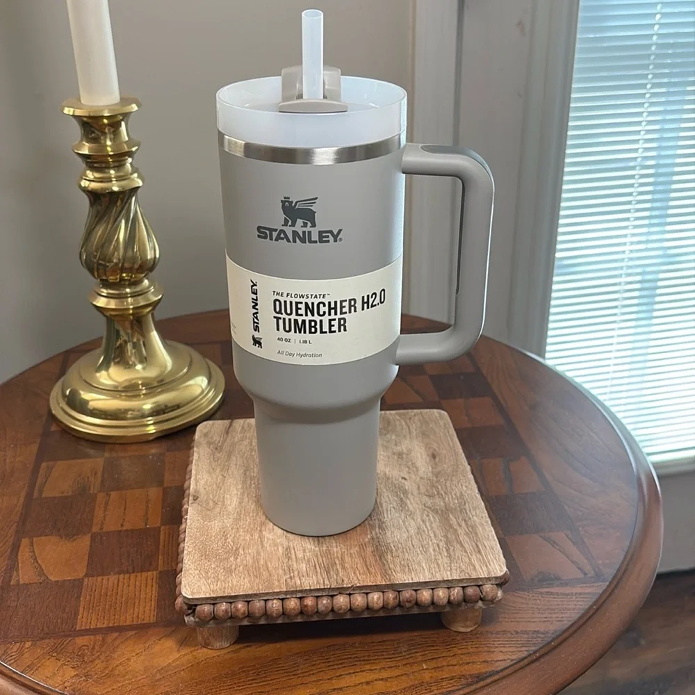 Ash 40 oz Stanley Quencher H20 tumbler - Picture 1 of 5